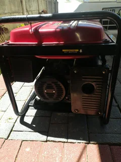 Petrol and oil generator 4500 (R6000)negotiable