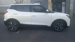 2019 Mahindra XUV300 1.2 W8