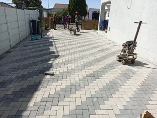 PAVING BRICKS SUPPLY AND FIX