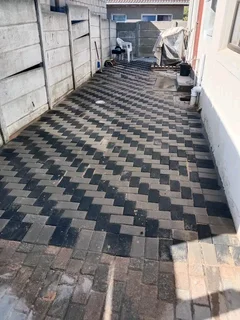PAVING BRICKS SUPPLY AND FIX