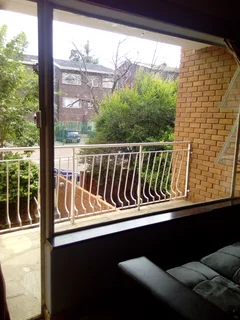 An ensuite room with own balcony to let at Windsor East, Randburg near Cresta with prepay meters