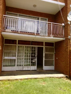 An ensuite room with own balcony to let at Windsor East, Randburg near Cresta with prepay meters
