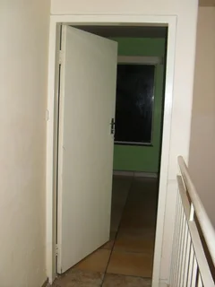 A big room with own bathroom to let at Windsor East, Randburg near Cresta with prepay water/elec