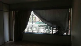 A big ensuite room with own balcony to let at Windsor East, Randburg near Cresta with prepay meters