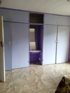 A big ensuite room with balcony to rent at Windsor East, Randburg near Cresta with prepay meters