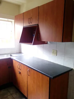 A big ensuite room with balcony to rent at Windsor East, Randburg near Cresta with prepay meters