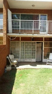 An ensuite room with own balcony to let at Windsor East, Randburg near Cresta Mall with prepay meter