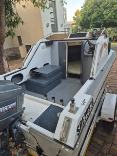 Cabin Boat &#43; 75hp Mariner