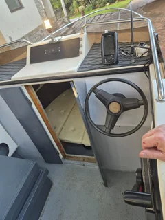 Cabin Boat &#43; 75hp Mariner