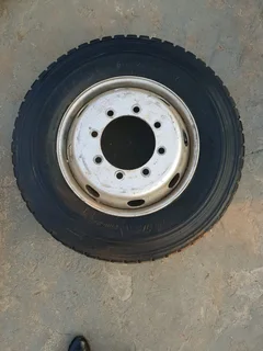 8 Hole R 22.5 Rim With 275/70/r22.5 Yokohama Tyre