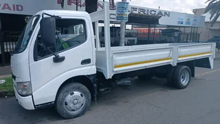 Hino300 714 2.5ton dropside for sale