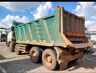 Nissan UD CGE420 quester 18cube tipper truck for sale