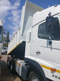 Hino 700 2841 10cube tipper truck for sale