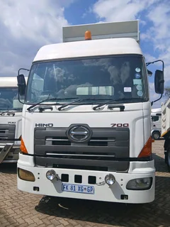 Hino 700 2841 10cube tipper truck for sale