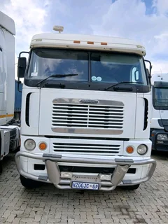 Freightliner isx 500 cummins brickcrane 14ton  for sale