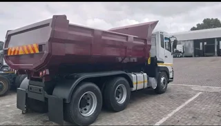 Nissan udgw26450 10 cube tipper for sale