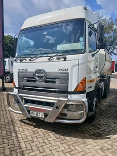 Hino 700 2845 18000l water tanker for sale