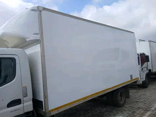 Mitsubishi fuso fe7 150van bodyfor sale