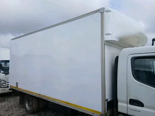 Mitsubishi fuso fe7 150van bodyfor sale