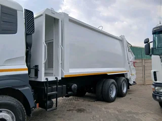 Nissan ud quester waste compactor in a mint condition for sale at a giveaway proce