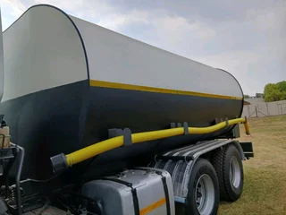 Hino 700 2848 water bowser 18000l in a mint condition for sale
