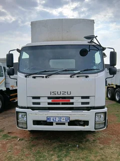 Isuzu fvz1400 closed body in a great condition for sale at an affordable price