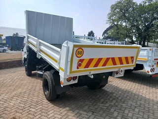 Toyota dyna 3cube tipper in a great condition for sale