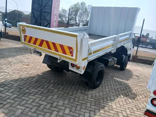 Toyota dyna 3cube tipper in a great condition for sale