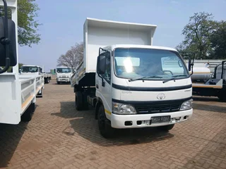 Toyota dyna 3cube tipper in a great condition for sale