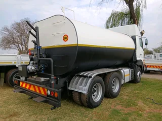 Hino 700 2848 18000l water bowser in a mint condition for sale