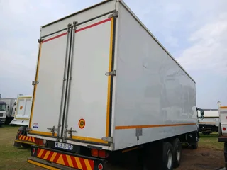 Isuzu fvz1400 closed body in a great condition for sale
