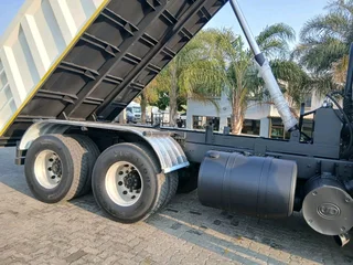 Udgwe390 10 cube tipper for sale