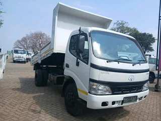 Toyota dyn a 3cube tipper for sale