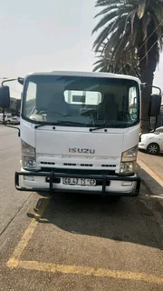 Isuzu npr400 4tn dropside for sale at a giveaway amount
