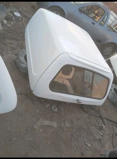 Nissan Np200 Canopy Blindside