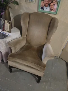Wing back chair