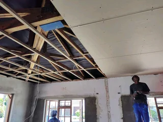 Tiling ,Painting, Skimming,plastering,Paving&amp;vibracrete walls