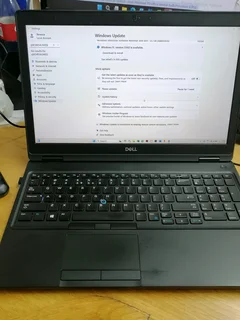 Dell Latitude 5590 i7 15.6 screen