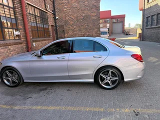 Mercedes Benz W205 C200 2015 sedan for sale clean clean