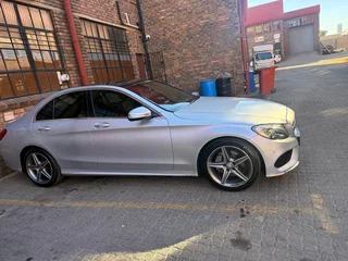 Mercedes Benz W205 C200 2015 sedan for sale clean clean
