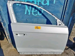 VW T-ROC Front right door available for sale