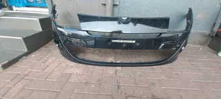 Renault megane front bumper and  headlights available for sale.0682242333