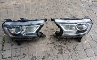 Ford Ranger T7..t8...wildtrack..ford Everest Xenon Look Both Headlights