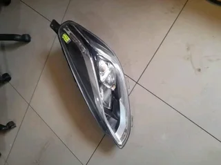 Ford fiesta headlight left side 2022 model