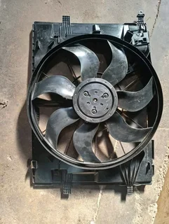 Mercedes benz W205 C-300 radiator fan available for sell
