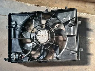 Mercedes benz W205 C-300 radiator fan available for sell