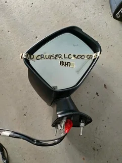 Toyota land cruiser lc300 right mirror