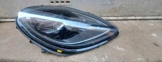 Porsche Macan right headlight 95B.941.016.K