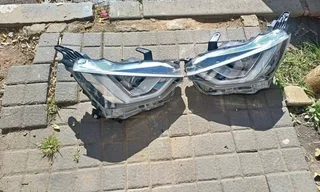 ISUZU DMAX  NEW SHAPE XENON  HEADLIGHTS