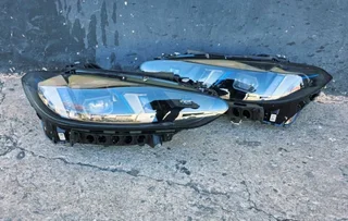 BMW M4 G82/G83 (2020-2023) Front Headlights